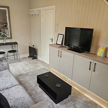 Carlisle Central, Cute Studio Appt, The Cupboard Exterior foto