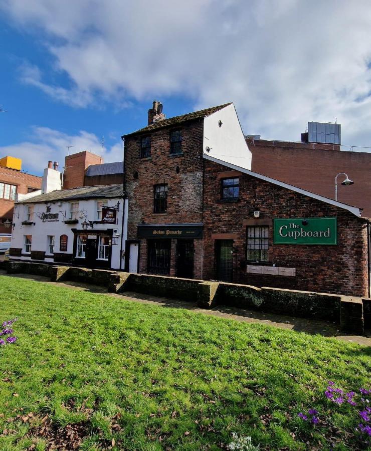 Carlisle Central, Cute Studio Appt, The Cupboard Exterior foto